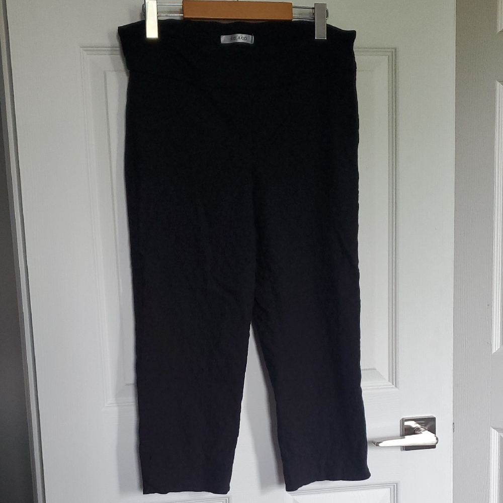 Women's SC&Co Black Capri Pants